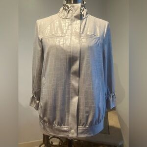 Chico’s Zenergy Silver Zip Jacket Size Small 3/4 Sleeves